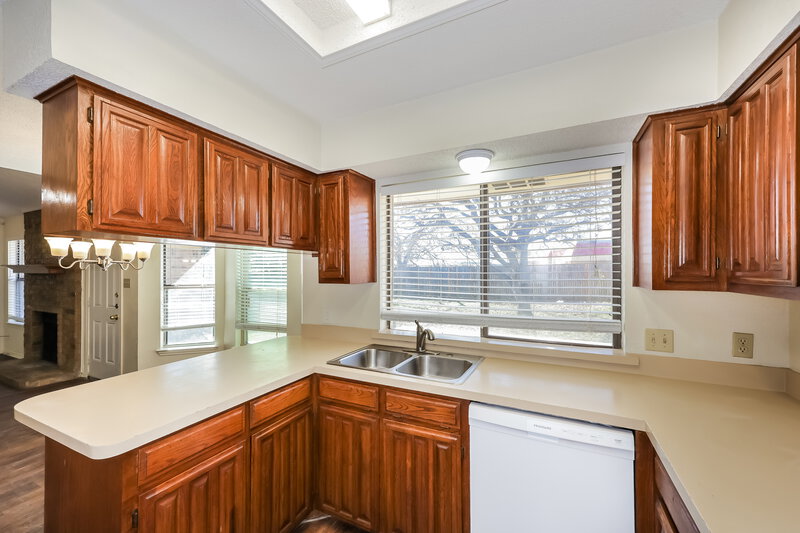 1,780/Mo, 7908 Gladewater Dr Fort Worth, TX 76134 Kitchen View 3