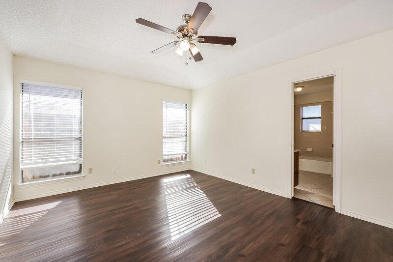 1,780/Mo, 7908 Gladewater Dr Fort Worth, TX 76134 Main Bedroom View