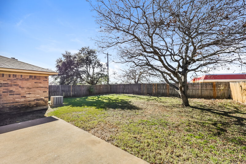 1,780/Mo, 7908 Gladewater Dr Fort Worth, TX 76134 Rear View