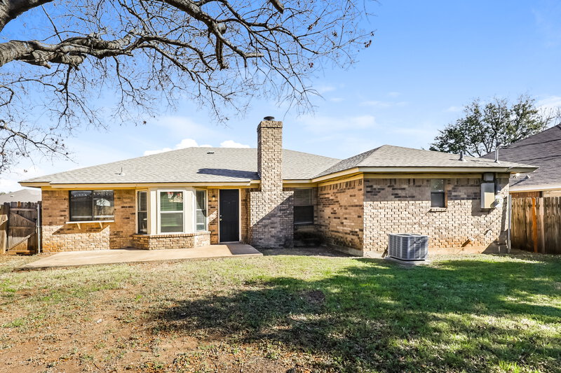 1,780/Mo, 7908 Gladewater Dr Fort Worth, TX 76134 Rear View 2