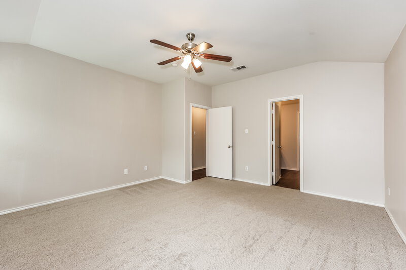 2,290/Mo, 580 Creekbend St Crowley, TX 76036 Main Bedroom View