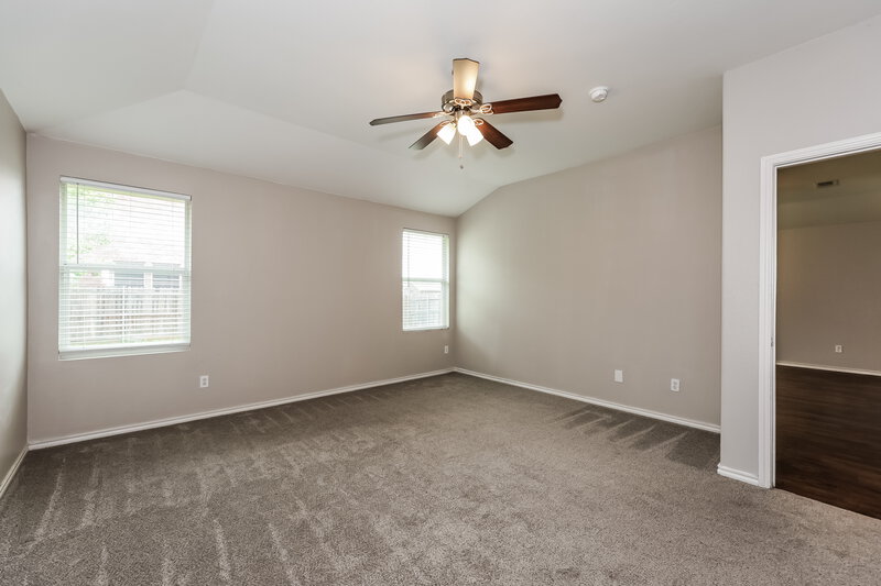 2,290/Mo, 580 Creekbend St Crowley, TX 76036 Main Bedroom View 2