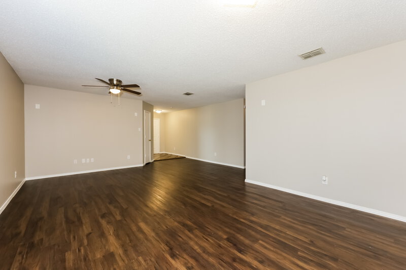 2,280/Mo, 3617 Clydesdale Dr Denton, TX 76210 Living Room View 2