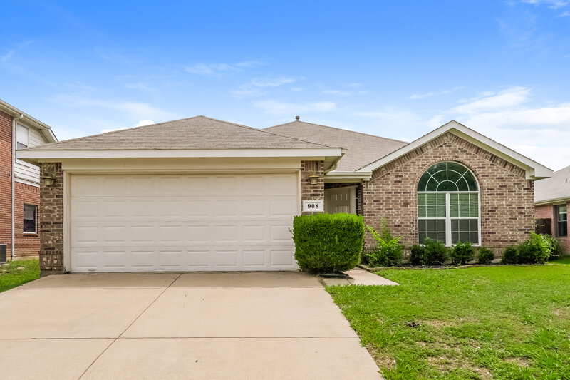 2,515/Mo, 908 Lindstrom Dr Fort Worth, TX 76131 External View