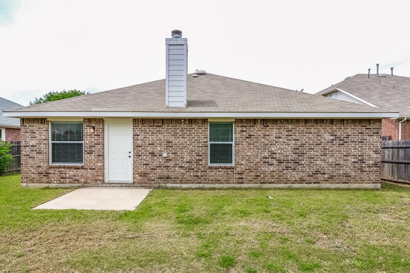 2,320/Mo, 908 Lindstrom Dr Fort Worth, TX 76131 Rear View