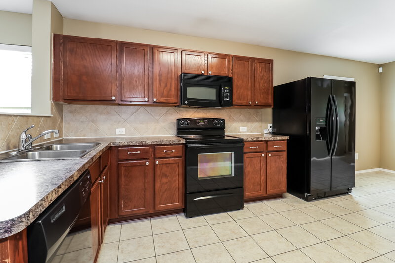 2,055/Mo, 9036 Sun Haven Way Fort Worth, TX 76244 Kitchen View 2