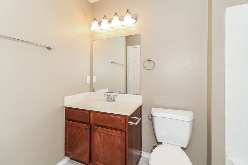 2,055/Mo, 9036 Sun Haven Way Fort Worth, TX 76244 Main Bathroom View