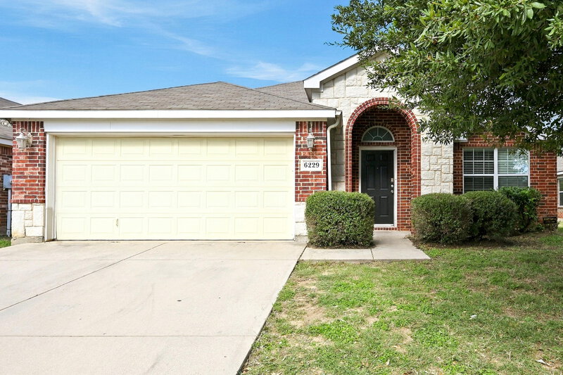 2,205/Mo, 6229 Chalk Hollow Dr Fort Worth, TX 76179 External View