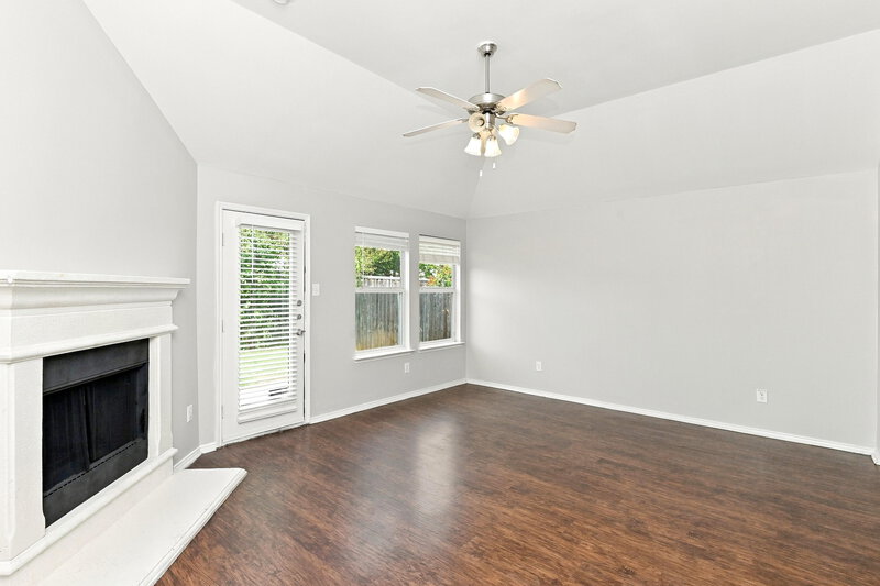 2,205/Mo, 6229 Chalk Hollow Dr Fort Worth, TX 76179 Living Room View