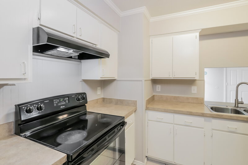 2,145/Mo, 3665 Mosswood Dr Garland, TX 75042 Kitchen View 2