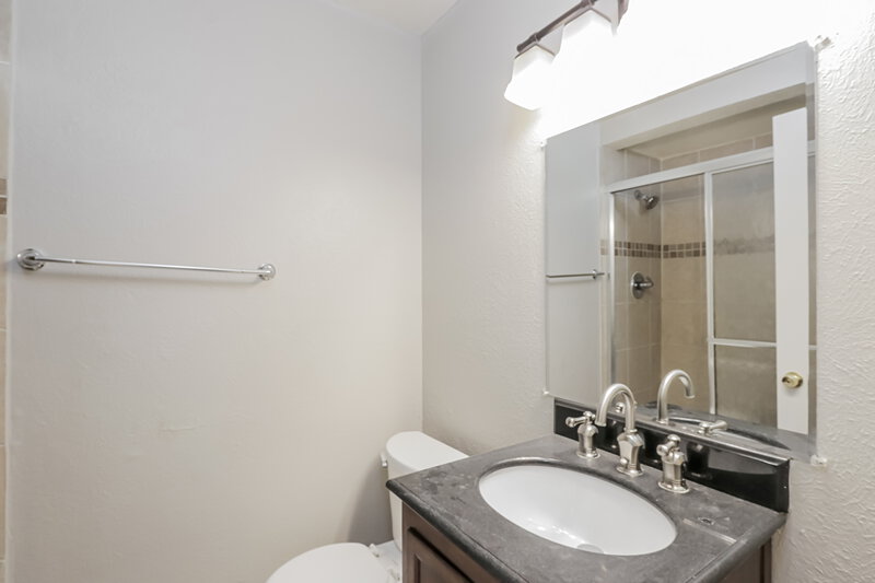 2,145/Mo, 3665 Mosswood Dr Garland, TX 75042 Main Bathroom View