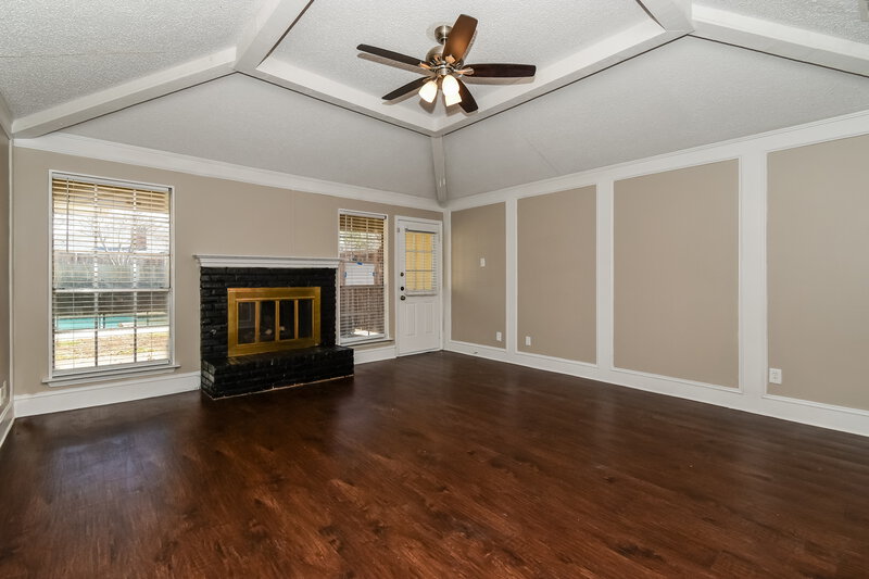 2,410/Mo, 522 Pebblecreek Dr Garland, TX 75040 Living Room View
