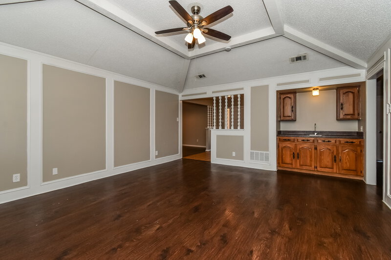 2,410/Mo, 522 Pebblecreek Dr Garland, TX 75040 Living Room View 2