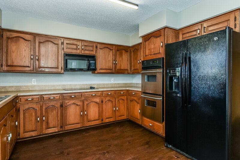2,410/Mo, 522 Pebblecreek Dr Garland, TX 75040 Kitchen View 2