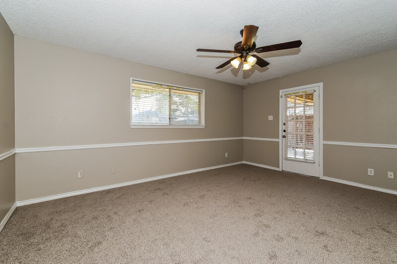 2,410/Mo, 522 Pebblecreek Dr Garland, TX 75040 Main Bedroom View