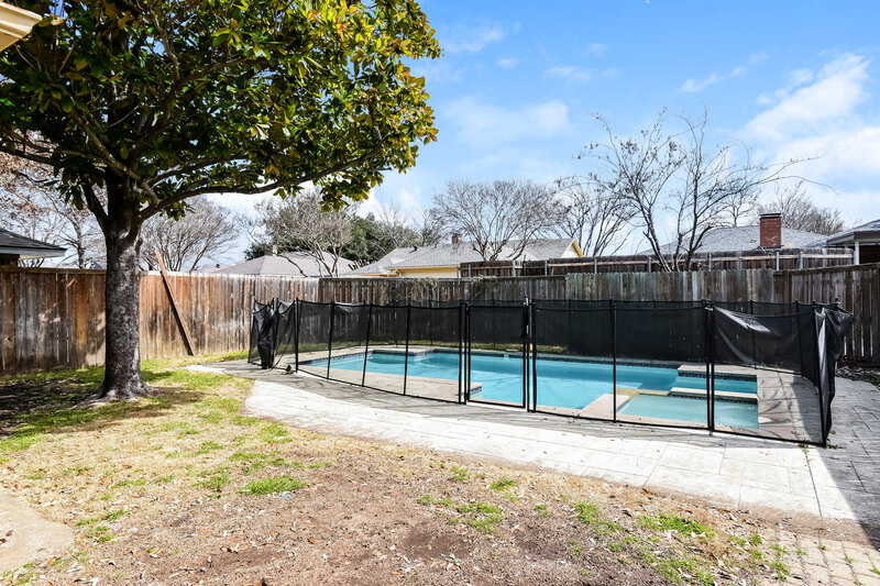 2,410/Mo, 522 Pebblecreek Dr Garland, TX 75040 Rear View