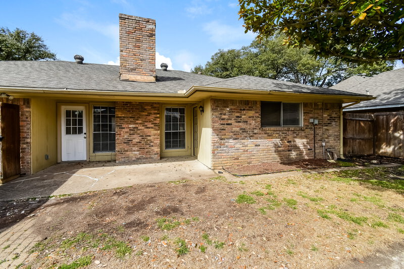 2,410/Mo, 522 Pebblecreek Dr Garland, TX 75040 Rear View 2