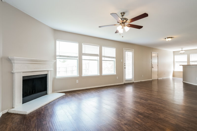 2,770/Mo, 103 Red Wolf Ln Red Oak, TX 75154 Living Room View 3