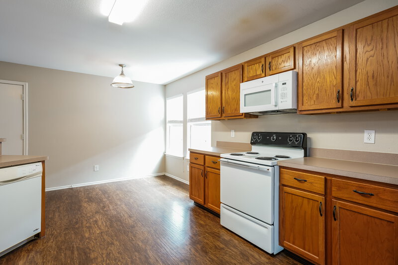 2,770/Mo, 103 Red Wolf Ln Red Oak, TX 75154 Kitchen View 2