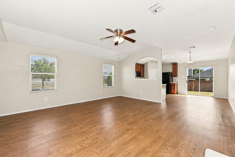 1,995/Mo, 506 Eisenhower Ln Lavon, TX 75166 Living Room View 3