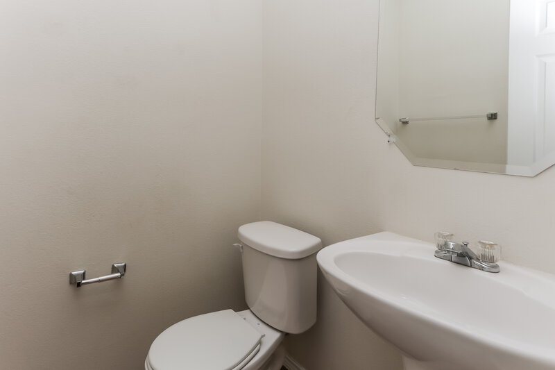 3,750/Mo, 6816 Clarktown Ct Dallas, TX 75236 Bathroom View 2