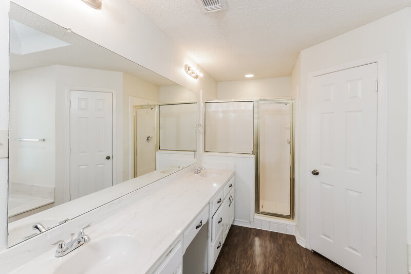 2,675/Mo, 3301 N Spring Dr Richardson, TX 75082 Main Bathroom View