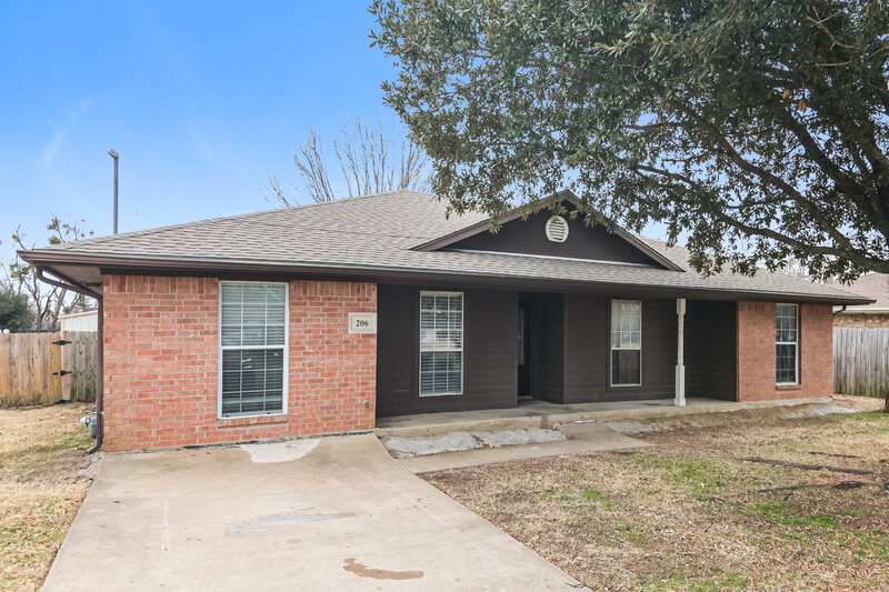 1,975/Mo, 206 E Holly Crandall, TX 75114 Front View
