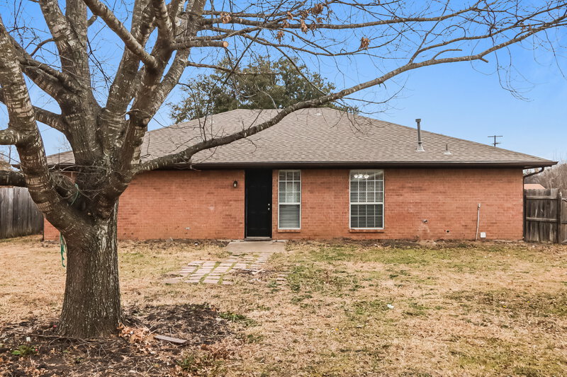 1,975/Mo, 206 E Holly Crandall, TX 75114 Rear View