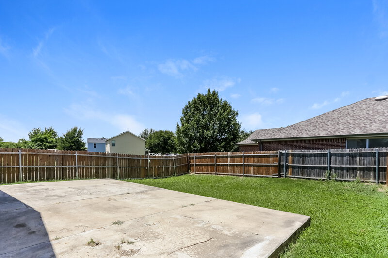 1,940/Mo, 1303 Macaw Ct Grand Prairie, TX 75051 Backyard View