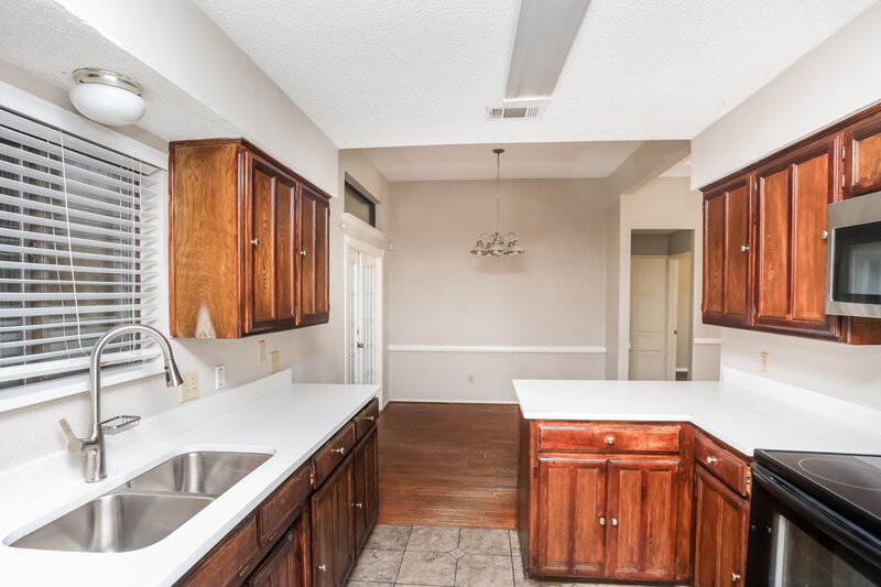 2,060/Mo, 6400 Running Creek Dr Arlington, TX 76001 Kitchen View