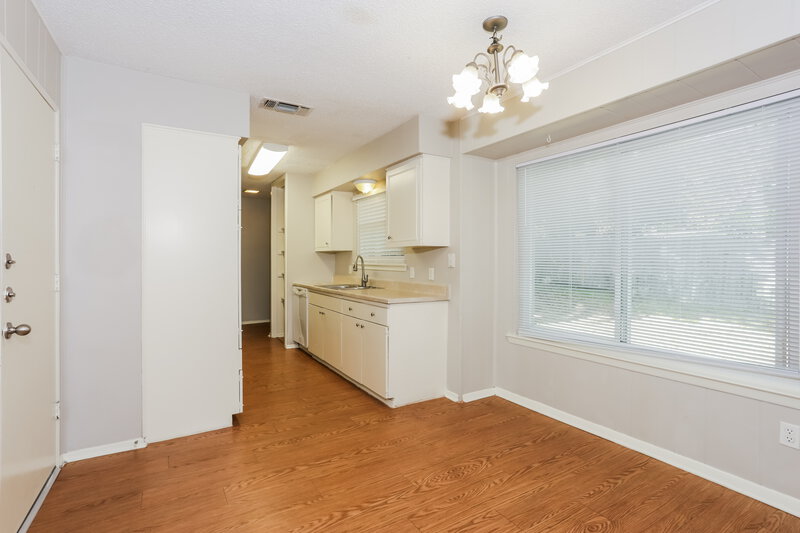 1,815/Mo, 1307 Columbine Ct Arlington, TX 76013 Dining Room View