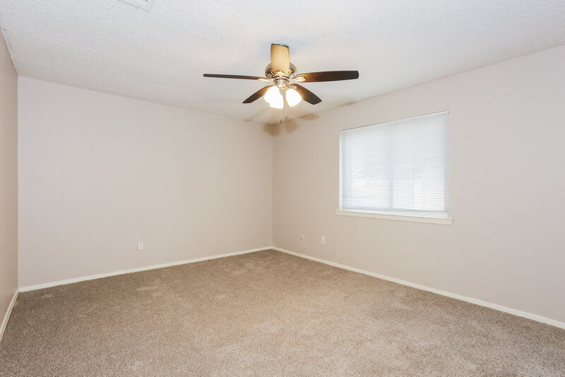 1,815/Mo, 1307 Columbine Ct Arlington, TX 76013 Main Bedroom View