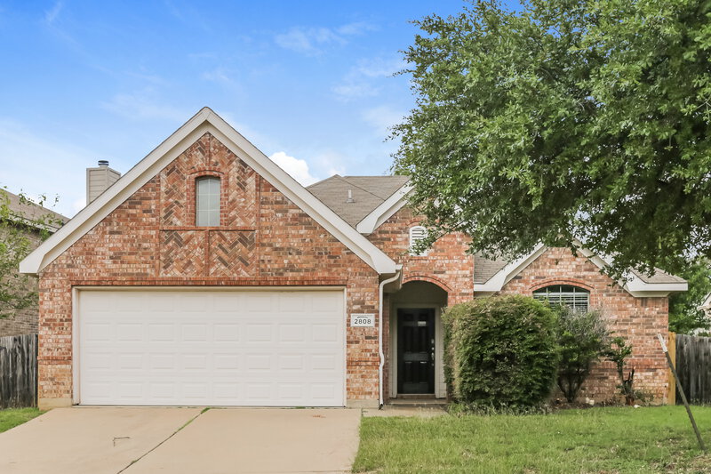 2,205/Mo, 2808 Merry View Ln Fort Worth, TX 76120 External View