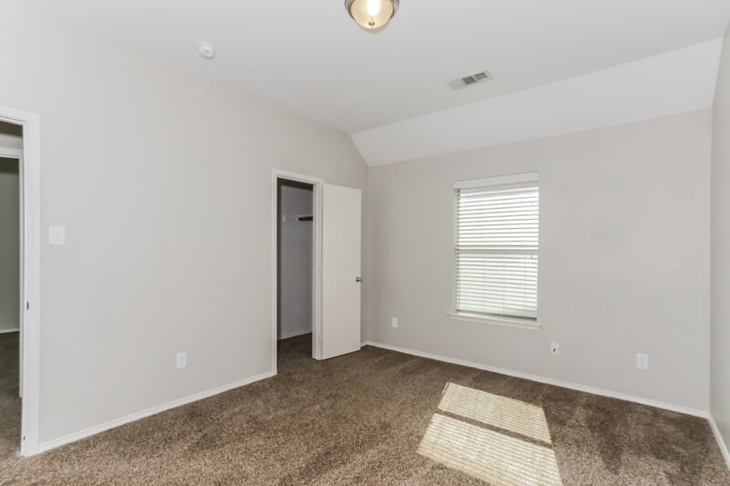 2,205/Mo, 2808 Merry View Ln Fort Worth, TX 76120 Bedroom View 2
