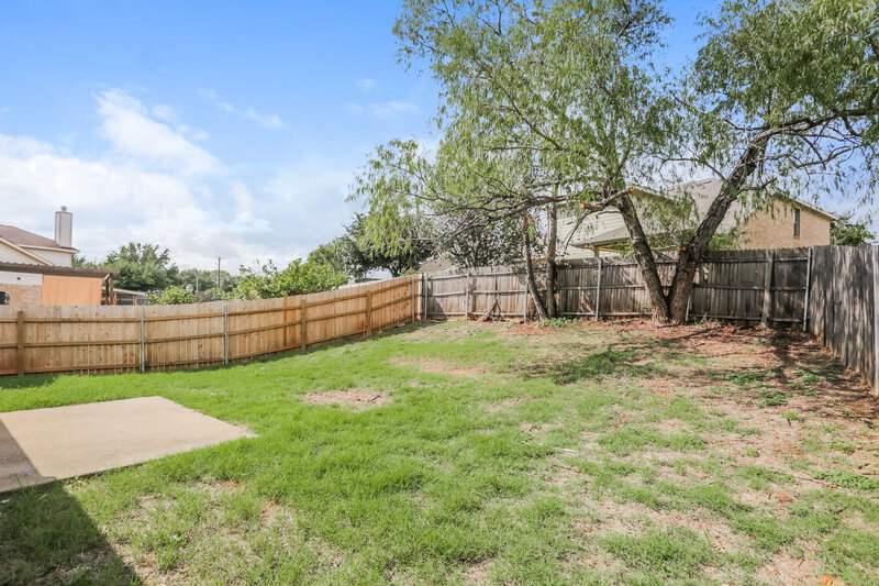 2,205/Mo, 2808 Merry View Ln Fort Worth, TX 76120 Rear View 2