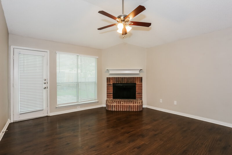 1,950/Mo, 8060 Cannonwood Dr Fort Worth, TX 76137 Living Room View