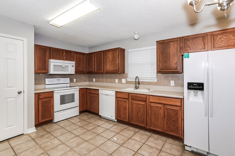 2,110/Mo, 8060 Cannonwood Dr Fort Worth, TX 76137 Kitchen View
