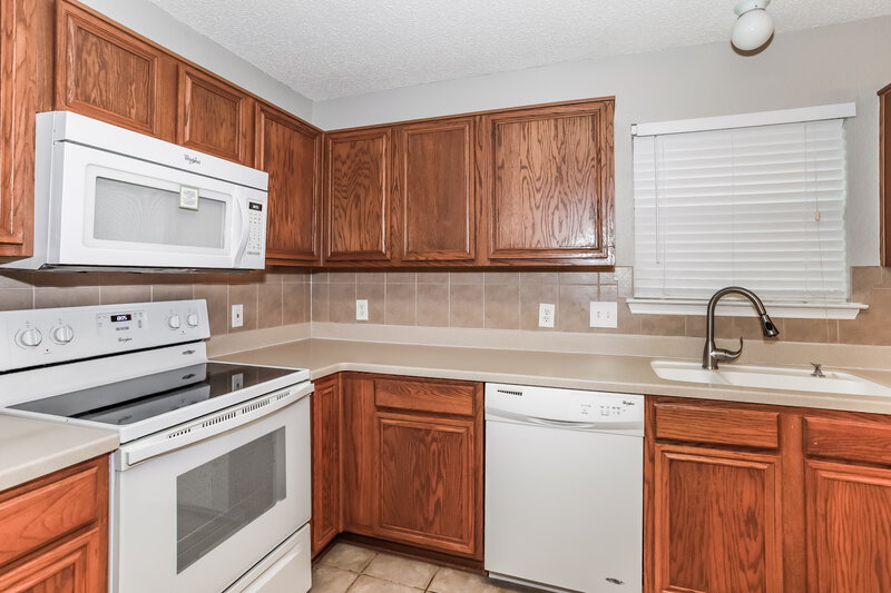 2,110/Mo, 8060 Cannonwood Dr Fort Worth, TX 76137 Kitchen View 2