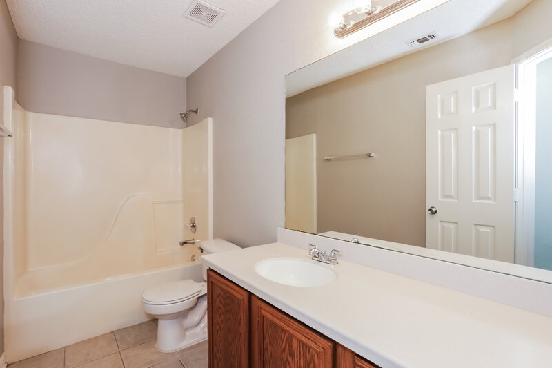1,950/Mo, 8060 Cannonwood Dr Fort Worth, TX 76137 Bathroom View