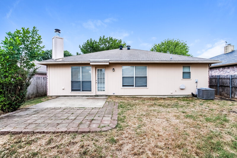 2,110/Mo, 8060 Cannonwood Dr Fort Worth, TX 76137 Rear View