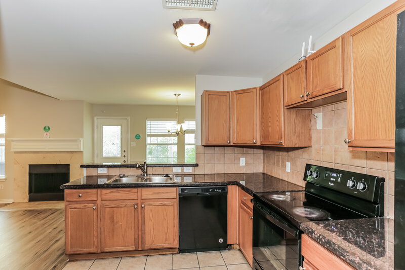 3,160/Mo, 12634 Bay Ave Fort Worth, TX 76040 Kitchen View 2