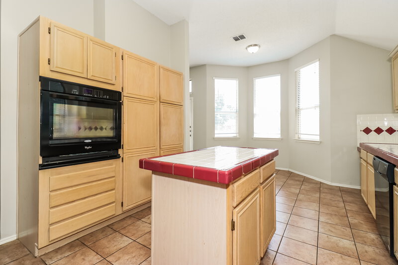 2,280/Mo, 4340 Estes Park Rd Haltom City, TX 76137 Kitchen View 2