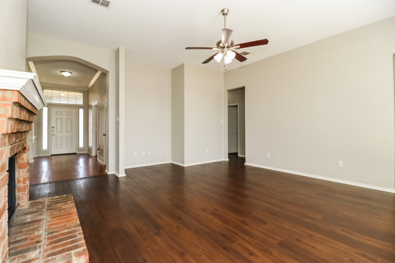 2,280/Mo, 4340 Estes Park Rd Haltom City, TX 76137 Family Room View