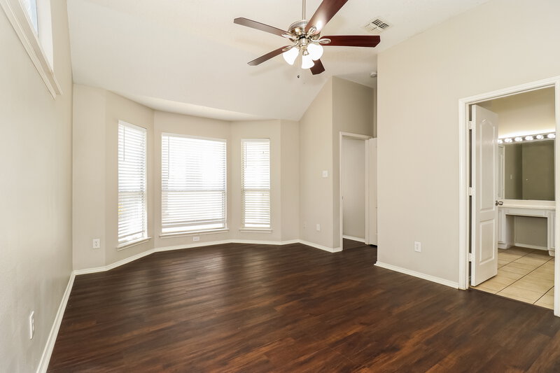 2,280/Mo, 4340 Estes Park Rd Haltom City, TX 76137 Main Bedroom View 2