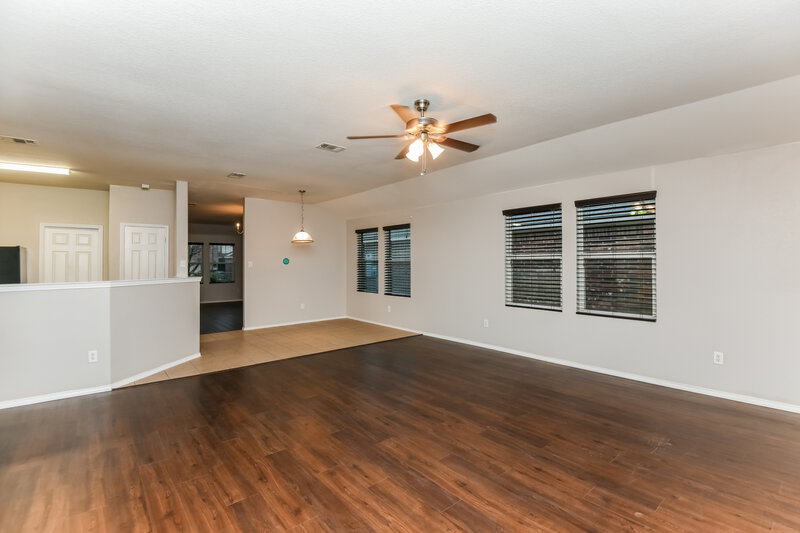 2,900/Mo, 105 Brookbank Ct Crowley, TX 76036 Living Room View 2