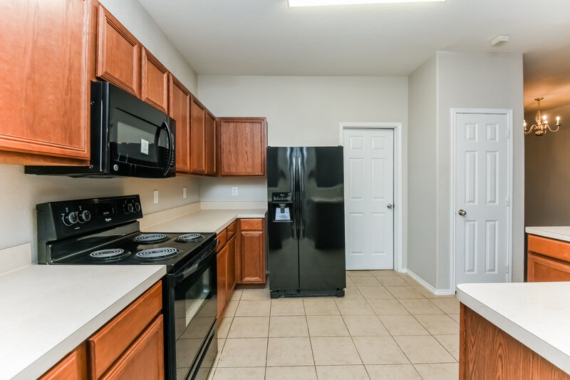 2,900/Mo, 105 Brookbank Ct Crowley, TX 76036 Kitchen View