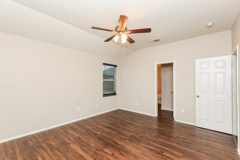 2,900/Mo, 105 Brookbank Ct Crowley, TX 76036 Main Bedroom View
