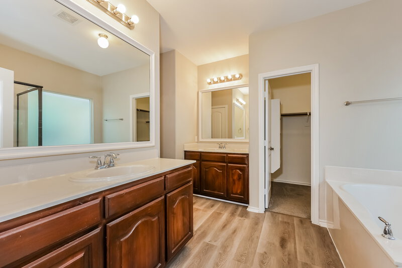 2,425/Mo, 5020 Cassidy Ln Fort Worth, TX 76244 Main Bathroom View