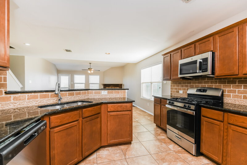 2,700/Mo, 1140 Diablo Pass Haslet, TX 76052 Kitchen View 3