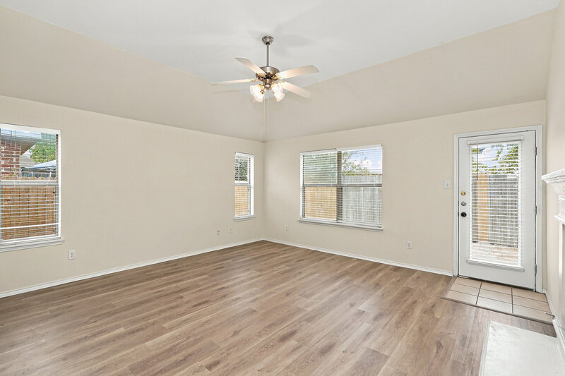 1,855/Mo, 6420 Spring Ranch Dr Fort Worth, TX 76179 Living Room View